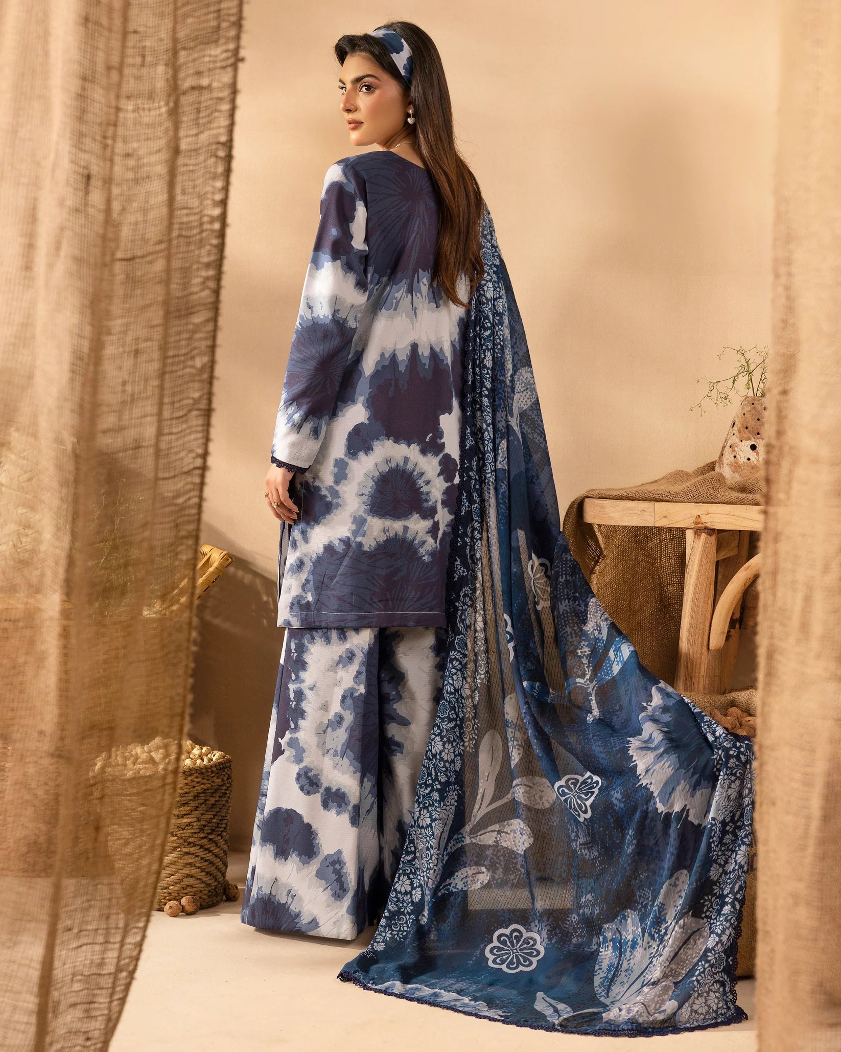 ❄️ OMRE Exclusive Winter Collection Vol.04 – Staple Dora Digital Printed Suit (Design #02) ❄️ اومرے ایکسکلیوسو ونٹر کلیکشن والیم 04 – اسٹیپل ڈورا ڈیجیٹل پرنٹڈ سوٹ (ڈیزائن نمبر 02)