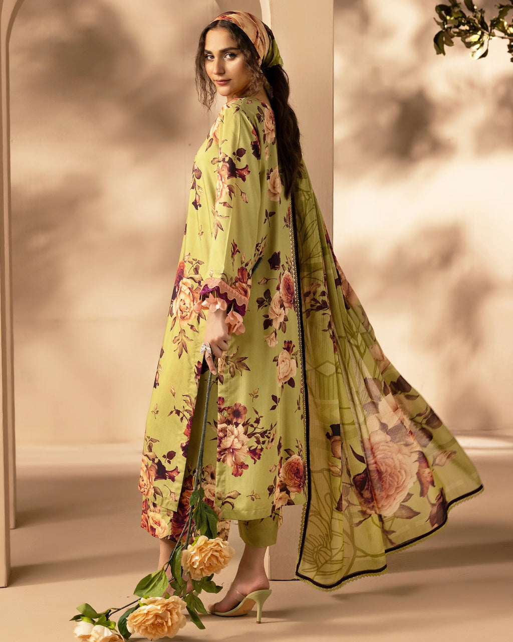 Omré Vol.1 Unstitched Viscose Digital Printed Suit – Design #03 | Diamond Digital Printed Dupatta | Premium Winter Collection 2025 امرے والیوم 1 اَن سٹچڈ وسکوز ڈیجیٹل پرنٹڈ سوٹ – ڈیزائن نمبر 03 | ڈائمنڈ ڈیجیٹل پرنٹڈ دوپٹہ | پریمیم ونٹر کلیکشن 2025