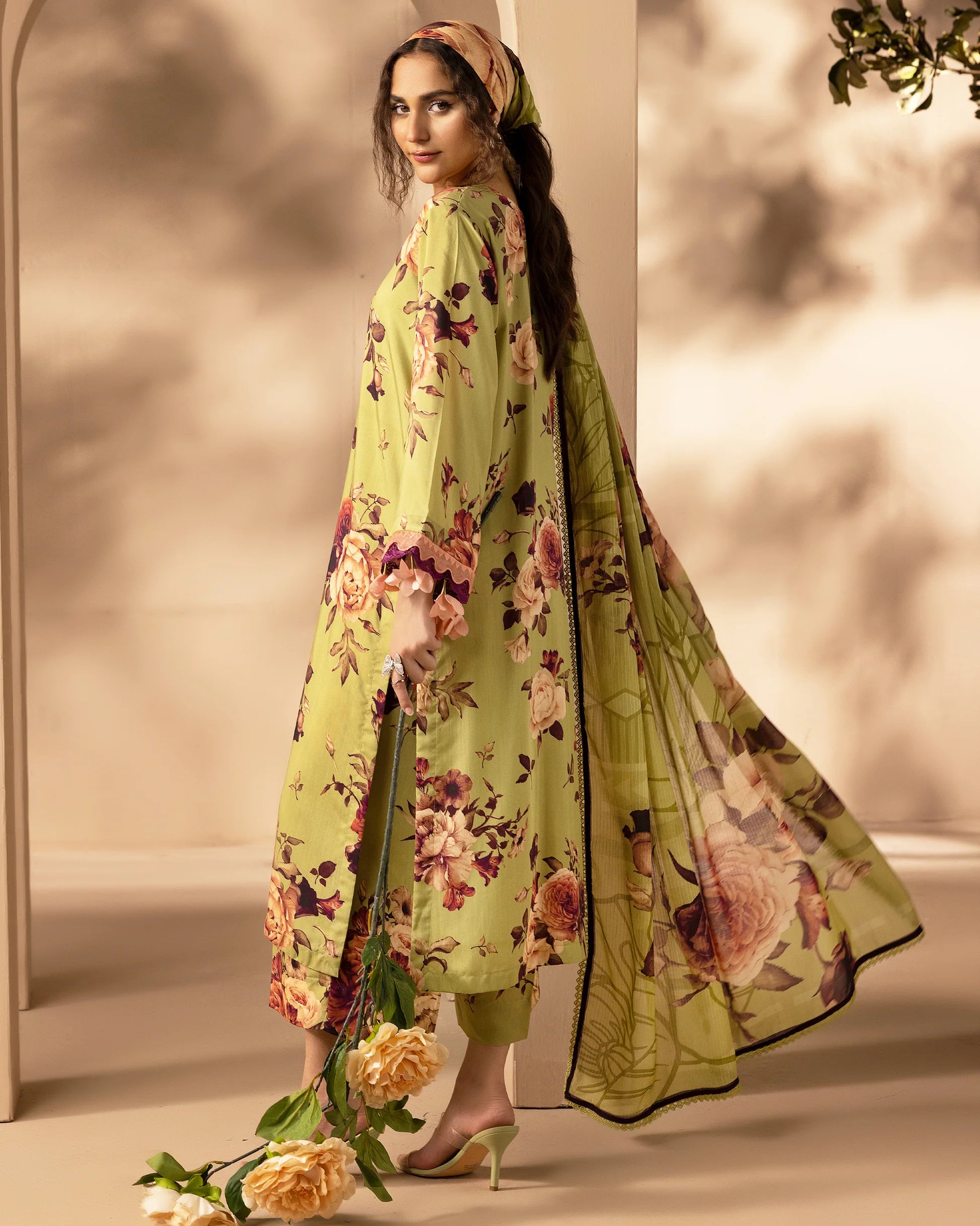 Omré Vol.1 Unstitched Viscose Digital Printed Suit – Design #03 | Diamond Digital Printed Dupatta | Premium Winter Collection 2025 امرے والیوم 1 اَن سٹچڈ وسکوز ڈیجیٹل پرنٹڈ سوٹ – ڈیزائن نمبر 03 | ڈائمنڈ ڈیجیٹل پرنٹڈ دوپٹہ | پریمیم ونٹر کلیکشن 2025