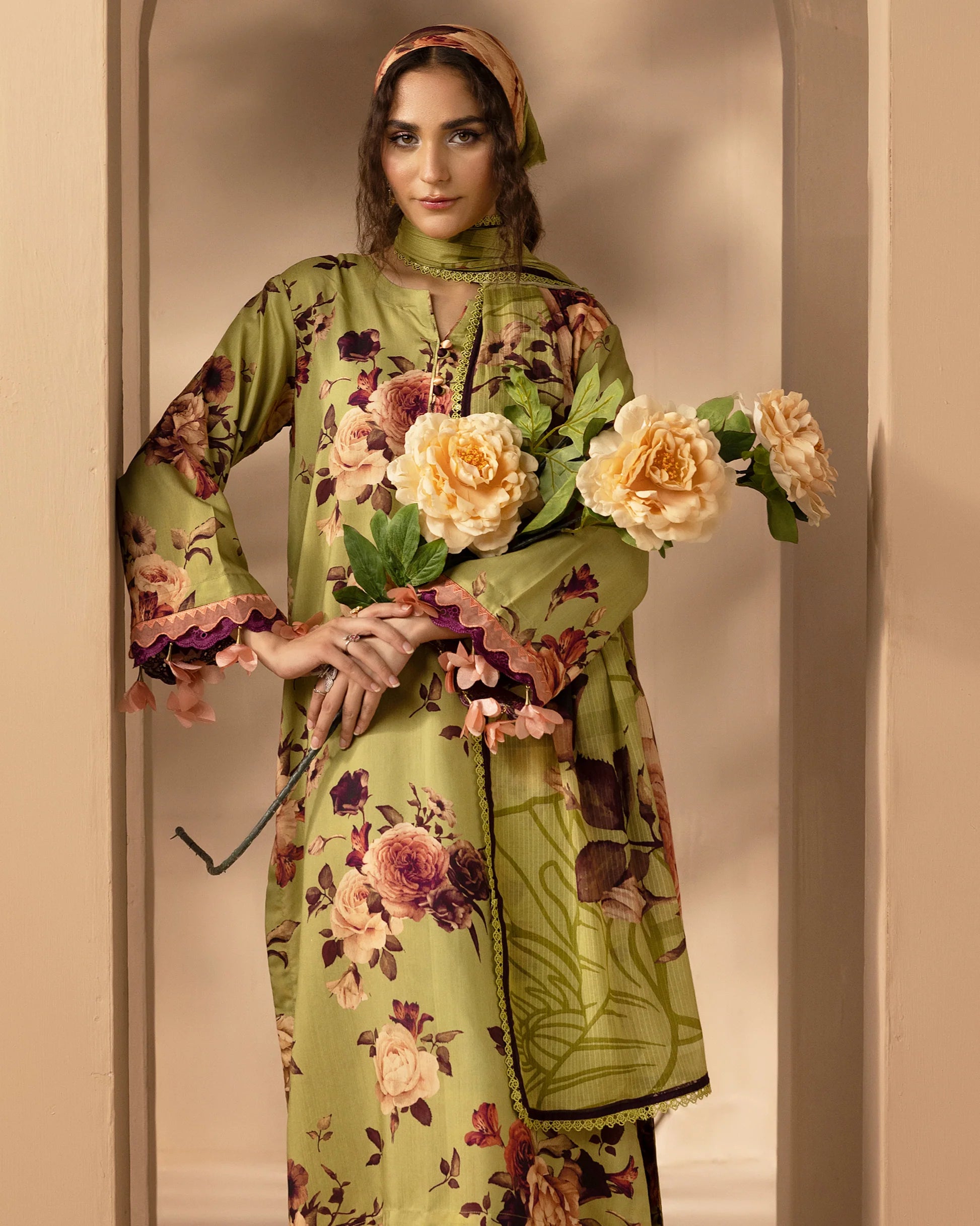 Omré Vol.1 Unstitched Viscose Digital Printed Suit – Design #03 | Diamond Digital Printed Dupatta | Premium Winter Collection 2025 امرے والیوم 1 اَن سٹچڈ وسکوز ڈیجیٹل پرنٹڈ سوٹ – ڈیزائن نمبر 03 | ڈائمنڈ ڈیجیٹل پرنٹڈ دوپٹہ | پریمیم ونٹر کلیکشن 2025