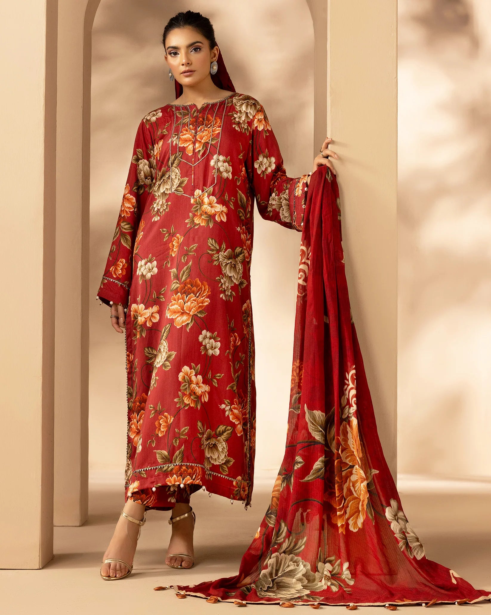 Omré Vol.1 Unstitched Viscose Digital Printed Suit – Design #04 | Diamond Digital Printed Dupatta | Winter Exclusive 2025 امرے والیوم 1 غیر سلا ہوا وسکوز ڈیجیٹل پرنٹڈ سوٹ – ڈیزائن نمبر 04 | ڈائمنڈ ڈیجیٹل پرنٹڈ دوپٹہ | ونٹر ایکسکلوسیو 2025
