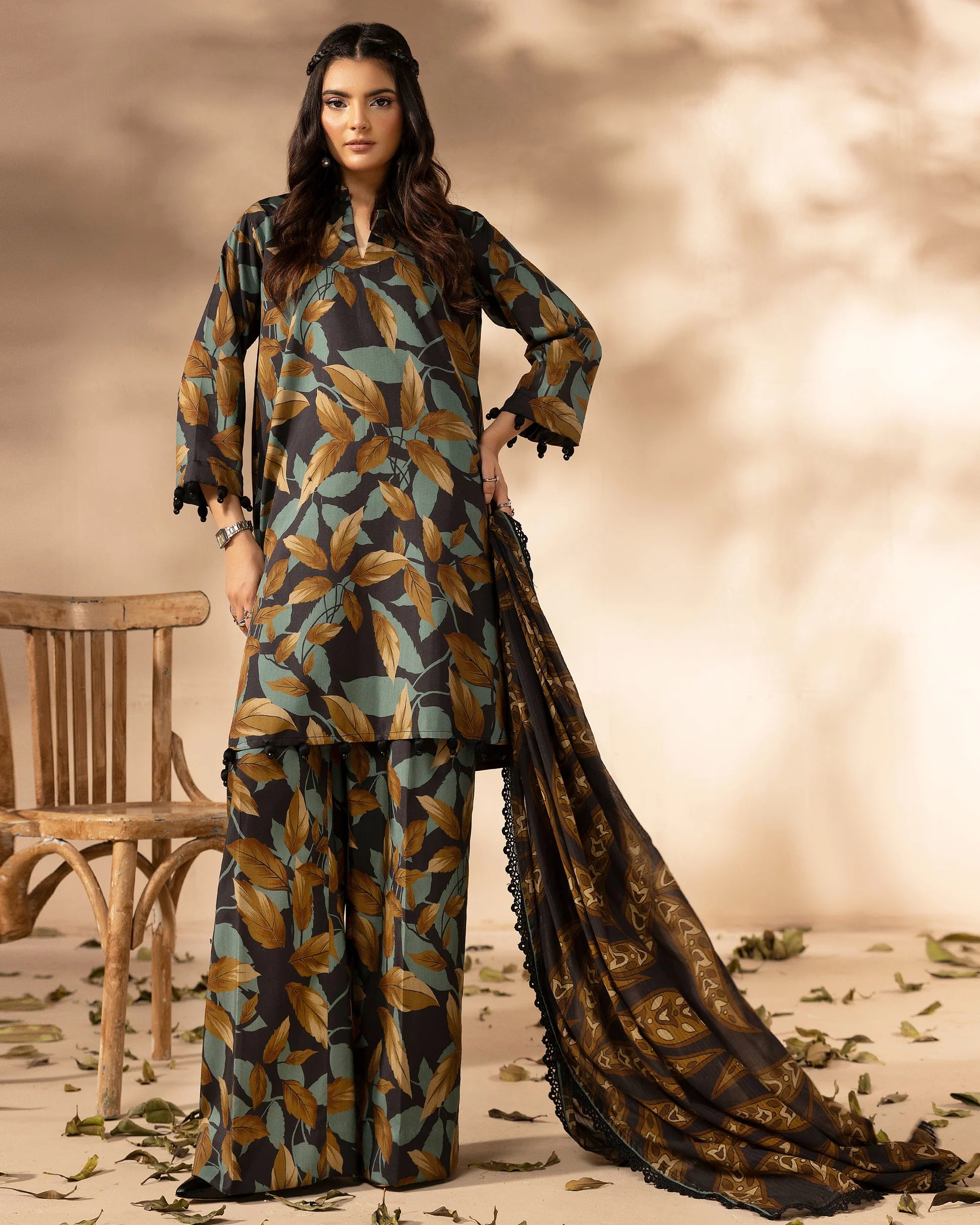 Omré Vol.1 Unstitched Viscose Digital Printed Suit – Design #05 | Diamond Digital Printed Dupatta | Winter Exclusive 2025 امرے والیوم 1 اَن سٹچڈ وسکوز ڈیجیٹل پرنٹڈ سوٹ – ڈیزائن نمبر 05 | ڈائمنڈ ڈیجیٹل پرنٹڈ دوپٹہ | ونٹر ایکسکلوسیو 2025