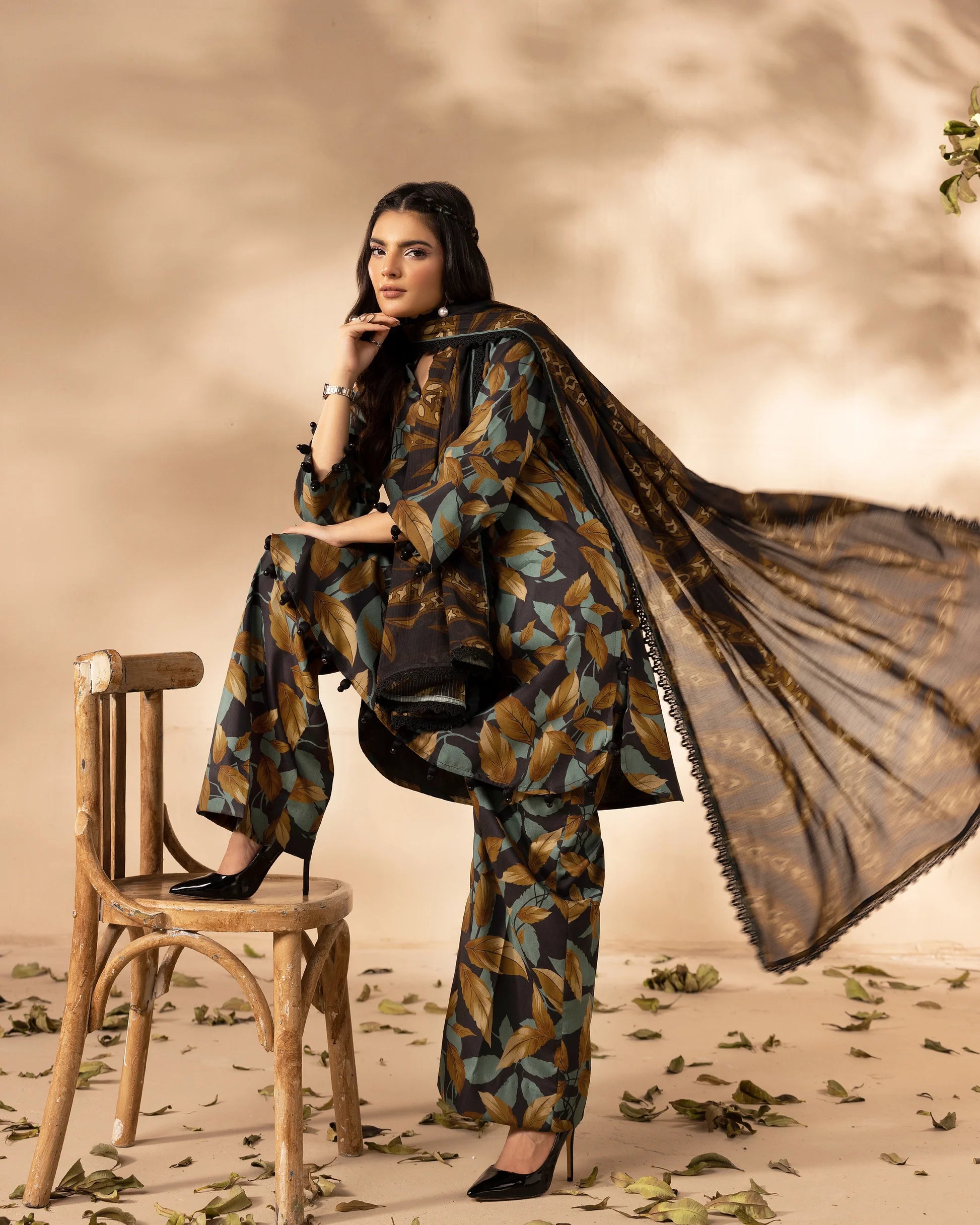 Omré Vol.1 Unstitched Viscose Digital Printed Suit – Design #05 | Diamond Digital Printed Dupatta | Winter Exclusive 2025 امرے والیوم 1 اَن سٹچڈ وسکوز ڈیجیٹل پرنٹڈ سوٹ – ڈیزائن نمبر 05 | ڈائمنڈ ڈیجیٹل پرنٹڈ دوپٹہ | ونٹر ایکسکلوسیو 2025