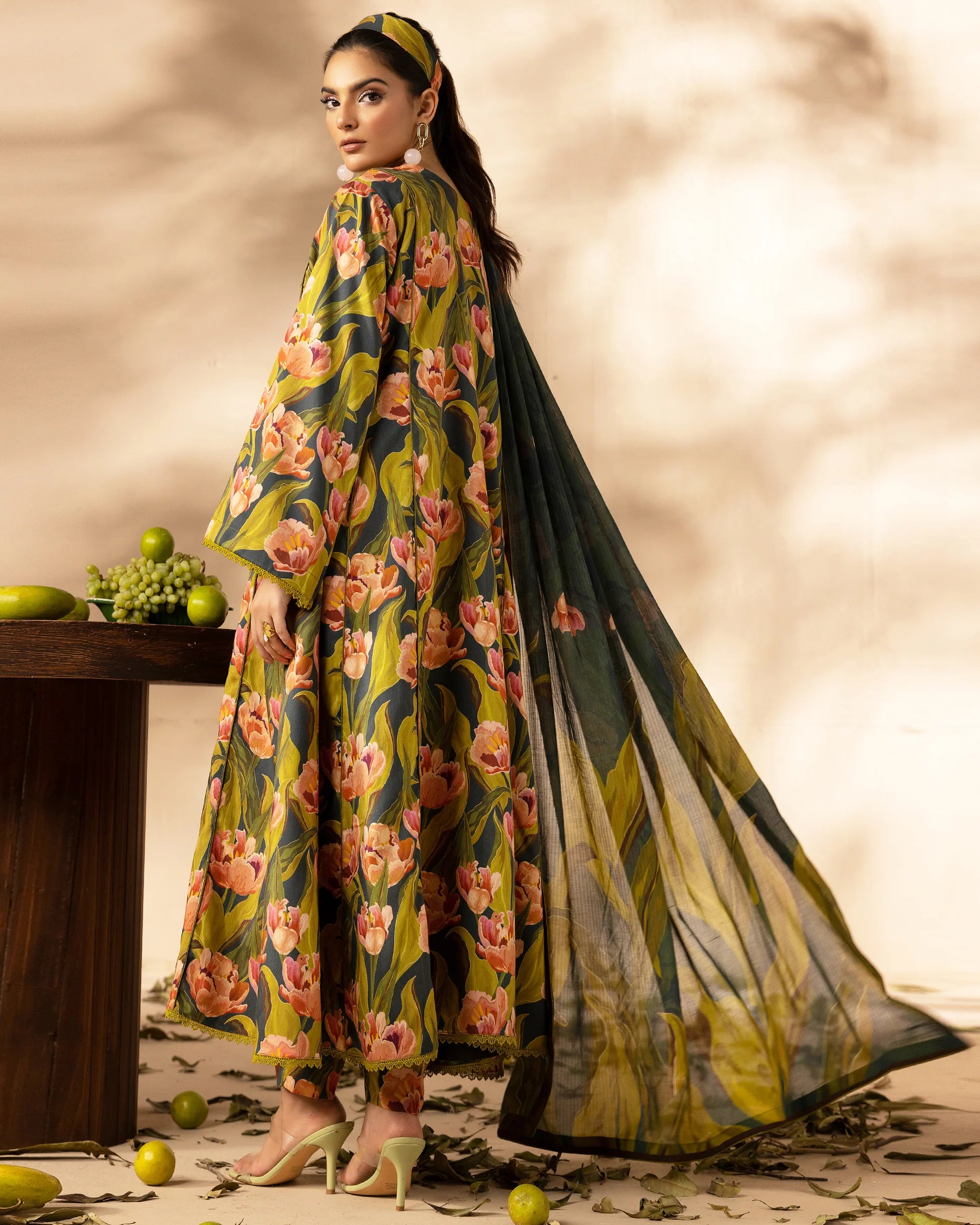 Omré Vol.1 Unstitched Viscose Digital Printed Suit – Design #06 | Diamond Digital Printed Dupatta | Winter Luxury 2025 امرے والیوم 1 غیر سلا ہوا وسکوز ڈیجیٹل پرنٹڈ سوٹ – ڈیزائن نمبر 06 | ڈائمنڈ ڈیجیٹل پرنٹڈ دوپٹہ | ونٹر لگژری 2025