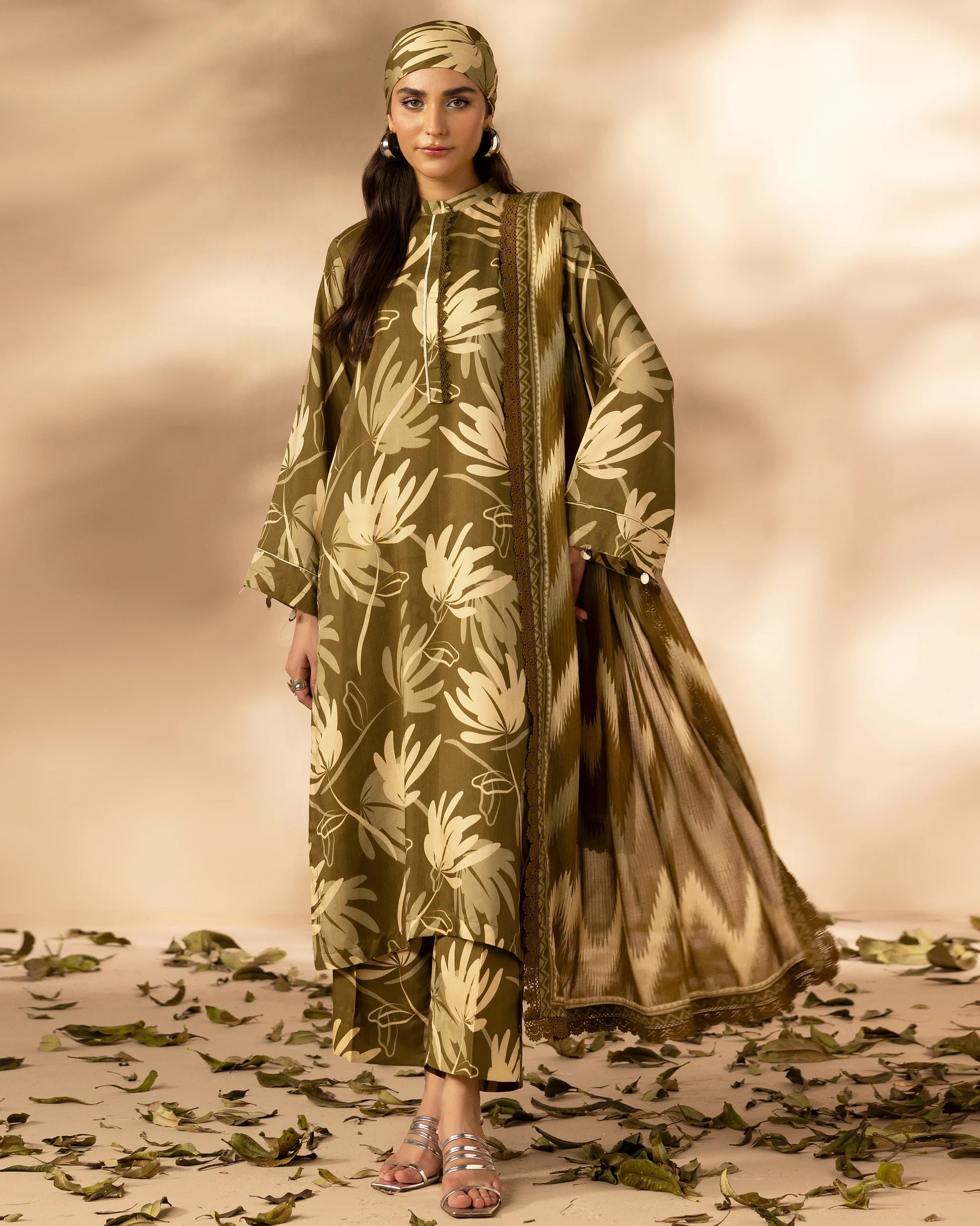 Omré Vol.1 Unstitched Viscose Digital Printed Suit – Design #07 | Diamond Digital Printed Dupatta | Winter Elegance 2025 امرے والیوم 1 اَن سٹچڈ وسکوز ڈیجیٹل پرنٹڈ سوٹ – ڈیزائن نمبر 07 | ڈائمنڈ ڈیجیٹل پرنٹڈ دوپٹہ | ونٹر نفاست 2025