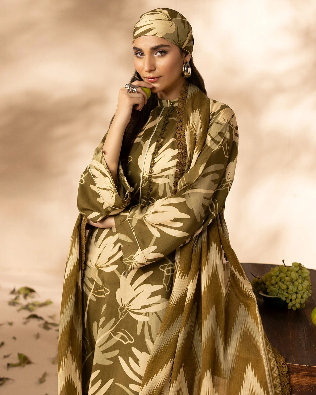 Omré Vol.1 Unstitched Viscose Digital Printed Suit – Design #07 | Diamond Digital Printed Dupatta | Winter Elegance 2025 امرے والیوم 1 اَن سٹچڈ وسکوز ڈیجیٹل پرنٹڈ سوٹ – ڈیزائن نمبر 07 | ڈائمنڈ ڈیجیٹل پرنٹڈ دوپٹہ | ونٹر نفاست 2025