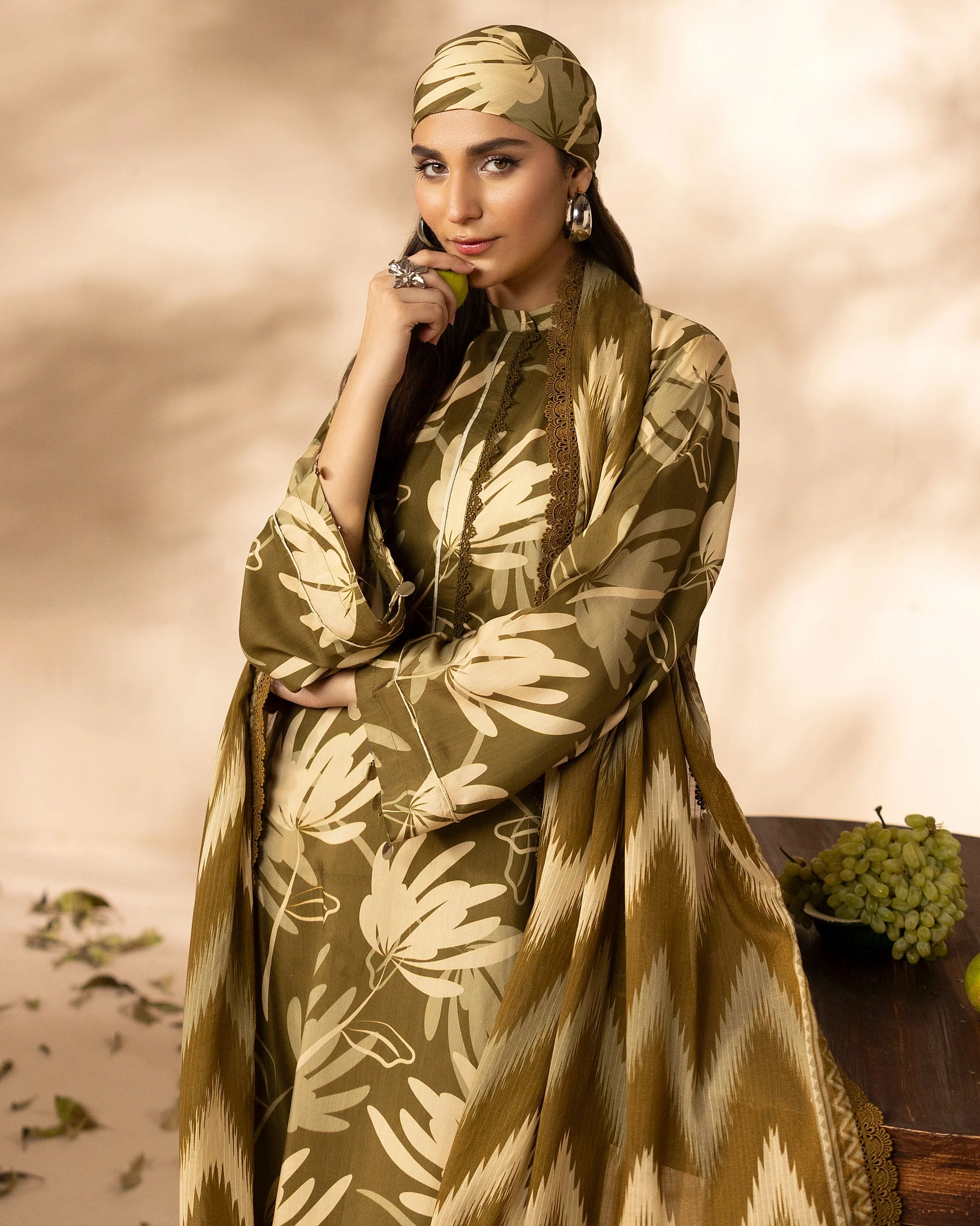 Omré Vol.1 Unstitched Viscose Digital Printed Suit – Design #07 | Diamond Digital Printed Dupatta | Winter Elegance 2025 امرے والیوم 1 اَن سٹچڈ وسکوز ڈیجیٹل پرنٹڈ سوٹ – ڈیزائن نمبر 07 | ڈائمنڈ ڈیجیٹل پرنٹڈ دوپٹہ | ونٹر نفاست 2025