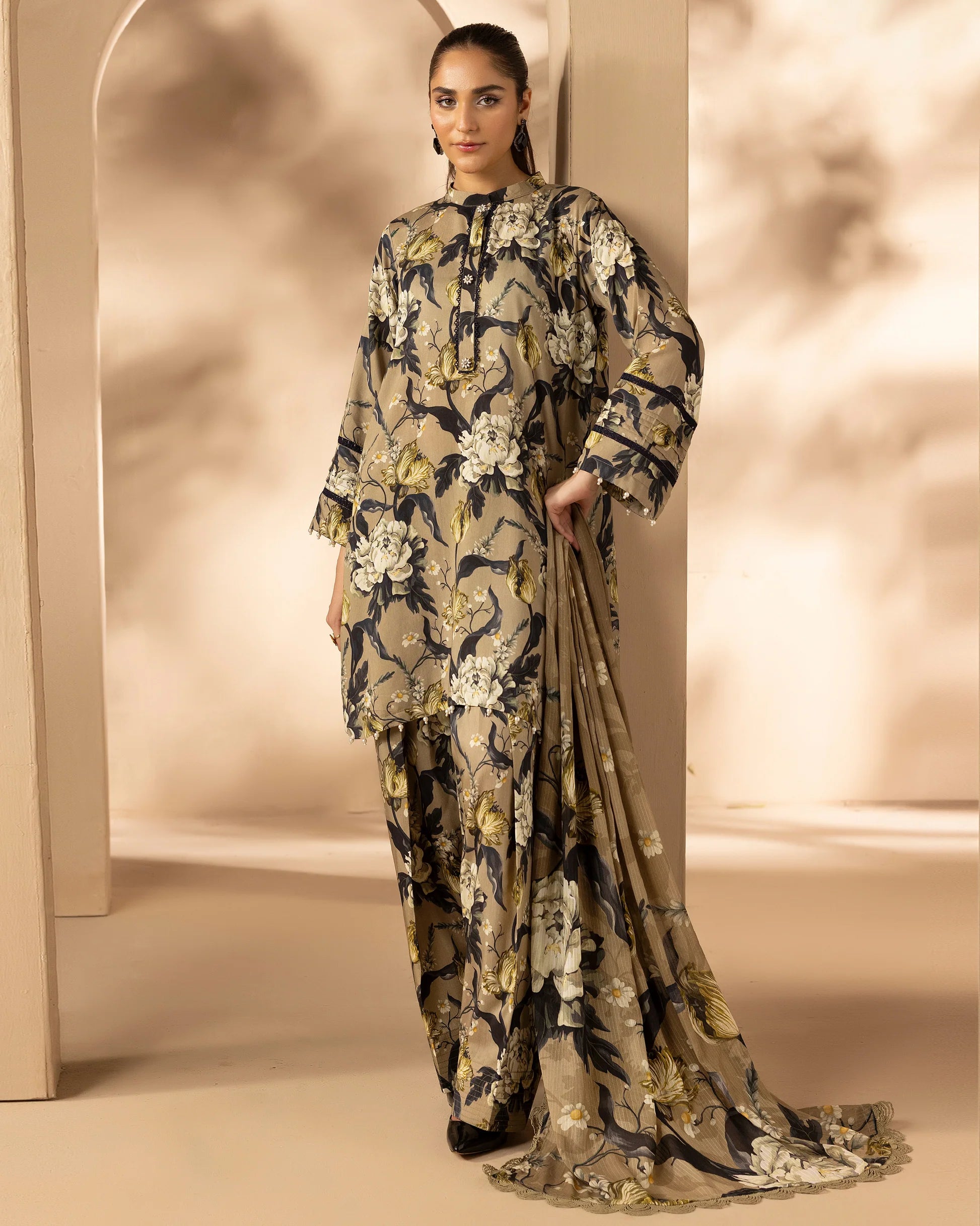 Omré Vol.1 Unstitched Viscose Digital Printed Suit – Design #09 | Diamond Digital Printed Dupatta | Winter Collection 2025 امرے والیوم 1 غیر سلا ہوا وسکوز ڈیجیٹل پرنٹڈ سوٹ – ڈیزائن نمبر 09 | ڈائمنڈ ڈیجیٹل پرنٹڈ دوپٹہ | ونٹر کلیکشن 2025