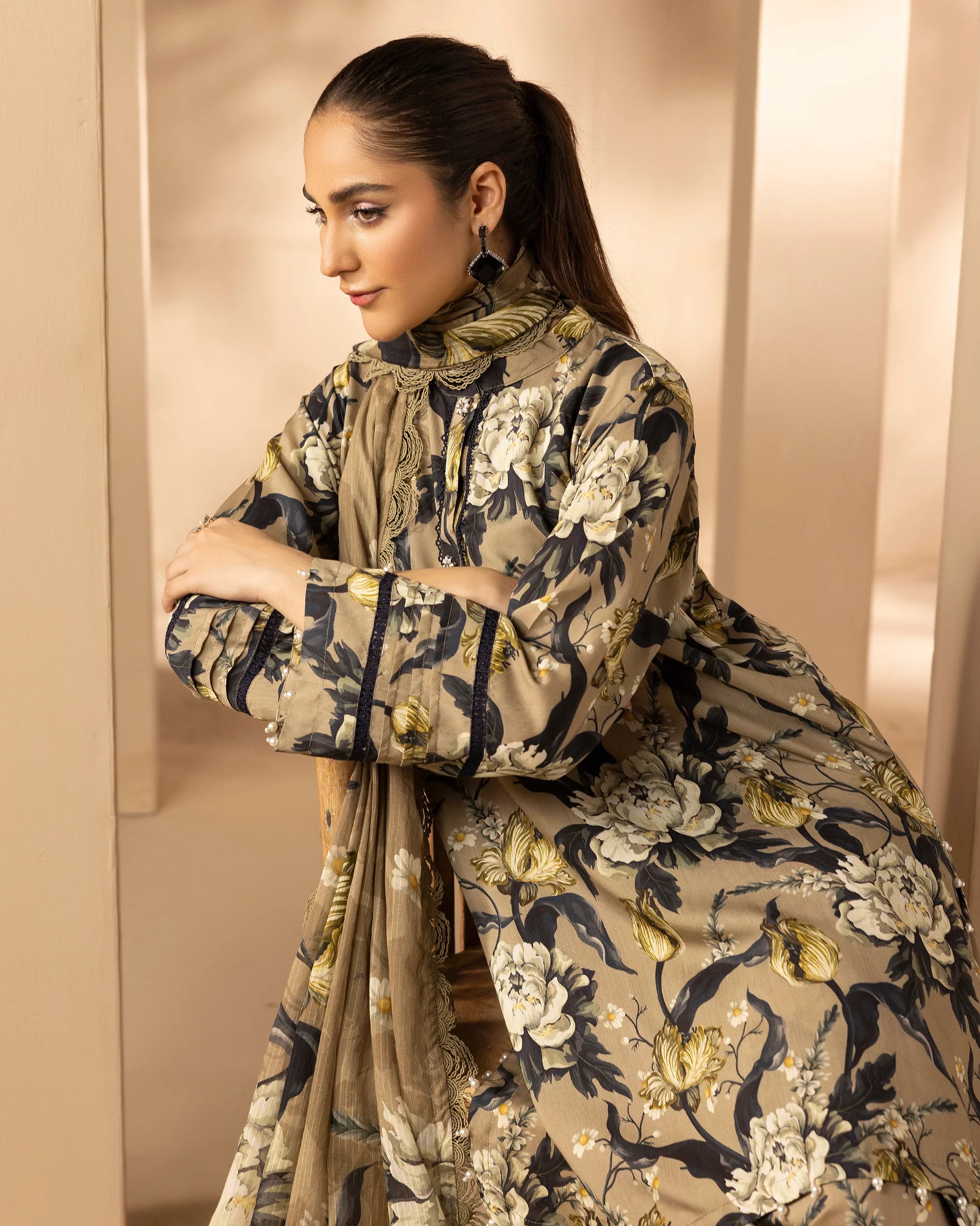 Omré Vol.1 Unstitched Viscose Digital Printed Suit – Design #09 | Diamond Digital Printed Dupatta | Winter Collection 2025 امرے والیوم 1 غیر سلا ہوا وسکوز ڈیجیٹل پرنٹڈ سوٹ – ڈیزائن نمبر 09 | ڈائمنڈ ڈیجیٹل پرنٹڈ دوپٹہ | ونٹر کلیکشن 2025