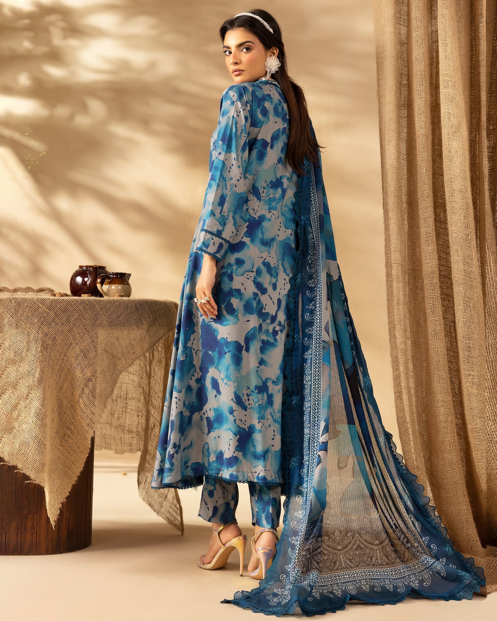❄️ OMRE Exclusive Winter Collection Vol.04 – Staple Dora Digital Printed Suit (Design #08) ❄️ اومرے ایکسکلیوسو ونٹر کلیکشن والیم 04 – اسٹیپل ڈورا ڈیجیٹل پرنٹڈ سوٹ (ڈیزائن نمبر 08)