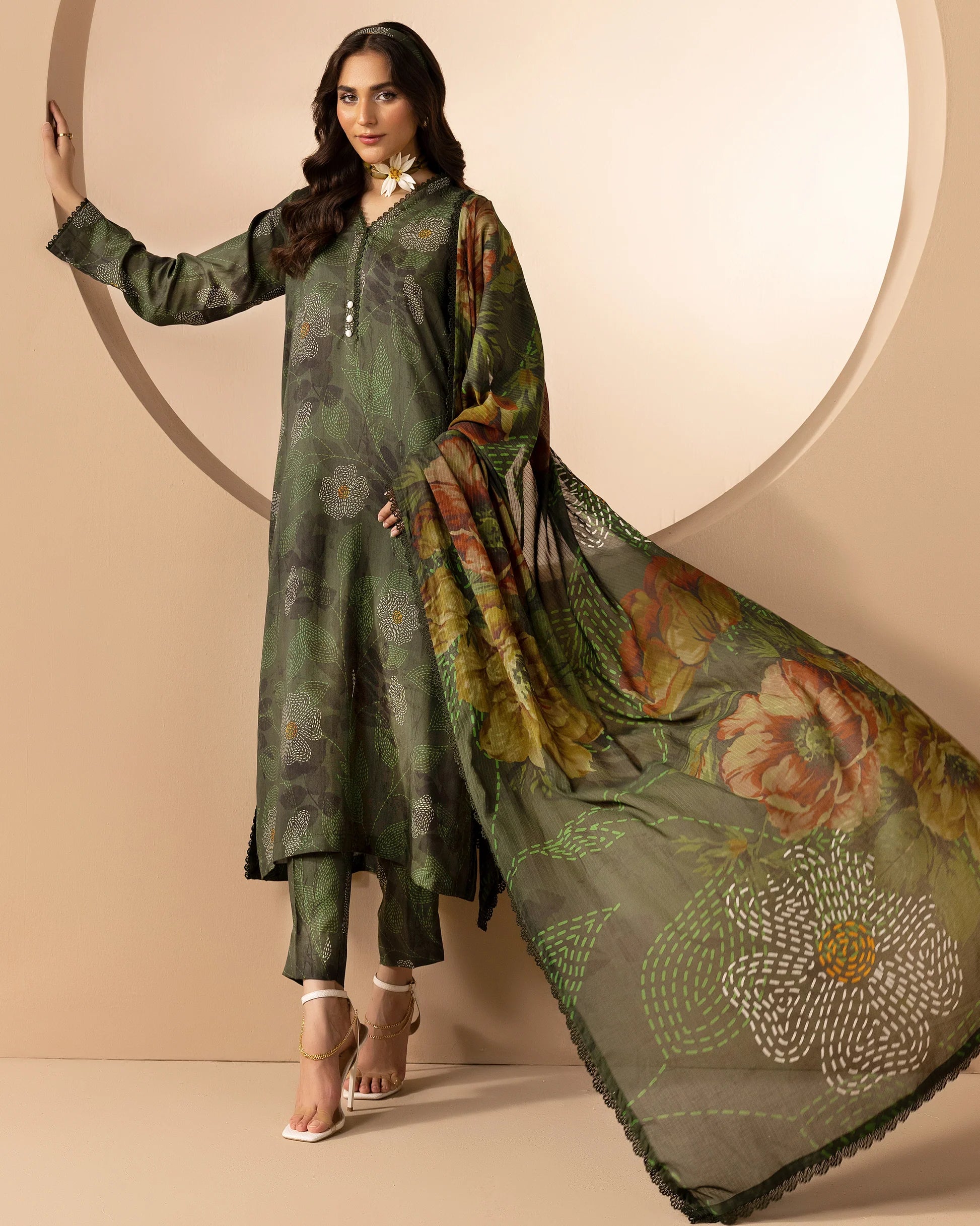 Omré Vol.1 Unstitched Viscose Digital Printed Suit – Design #10 | Diamond Digital Printed Dupatta | Winter Exclusive 2025 امرے والیوم 1 اَن سٹچڈ وسکوز ڈیجیٹل پرنٹڈ سوٹ – ڈیزائن نمبر 10 | ڈائمنڈ ڈیجیٹل پرنٹڈ دوپٹہ | ونٹر ایکسکلوسیو 2025