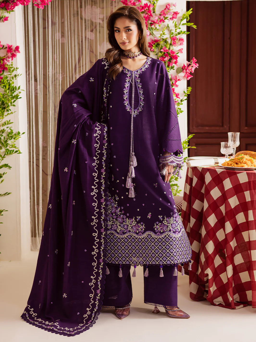 Mahnur Nova Khaddar ’25 – NK-02 | Plum Radiance | Premium Digital Printed Winter 3PC Suit ماہنور نووا کھدر ’25 – NK-02 | پلم ریڈیئنس | پریمیم ڈجیٹل پرنٹڈ ونٹر تین پیس سوٹ