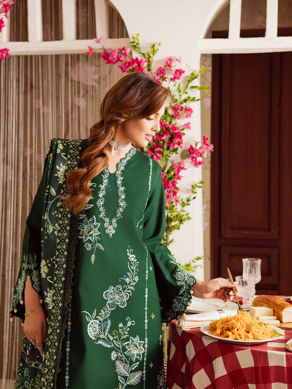 Mahnur Nova Khaddar ’25 – NK-03 | Golden Aura | Premium Digital Printed Winter 3PC Suit ماہنور نووا کھدر ’25 – NK-03 | گولڈن اورا | پریمیم ڈجیٹل پرنٹڈ ونٹر تین پیس سوٹ