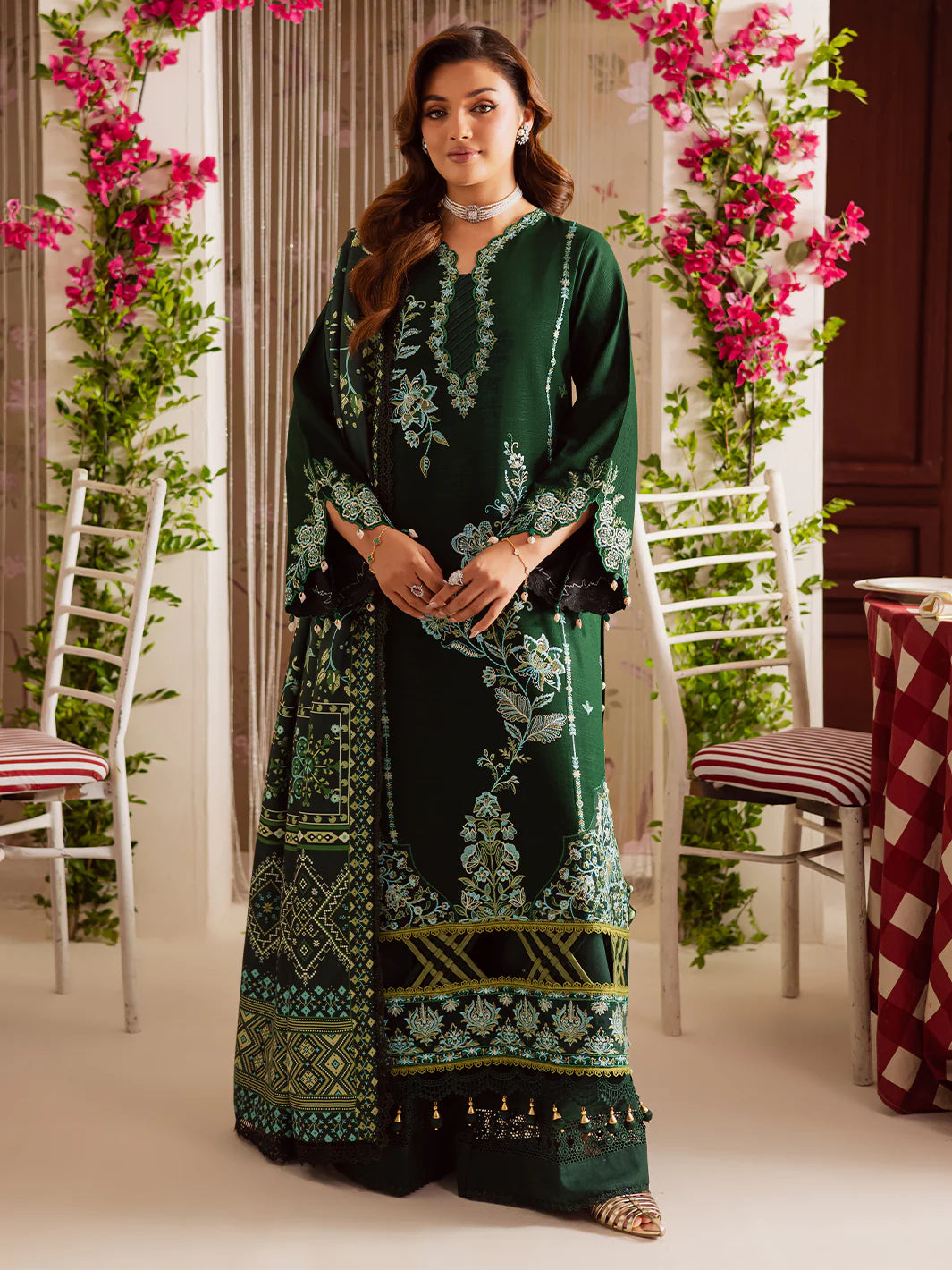 Mahnur Nova Khaddar ’25 – NK-03 | Golden Aura | Premium Digital Printed Winter 3PC Suit ماہنور نووا کھدر ’25 – NK-03 | گولڈن اورا | پریمیم ڈجیٹل پرنٹڈ ونٹر تین پیس سوٹ