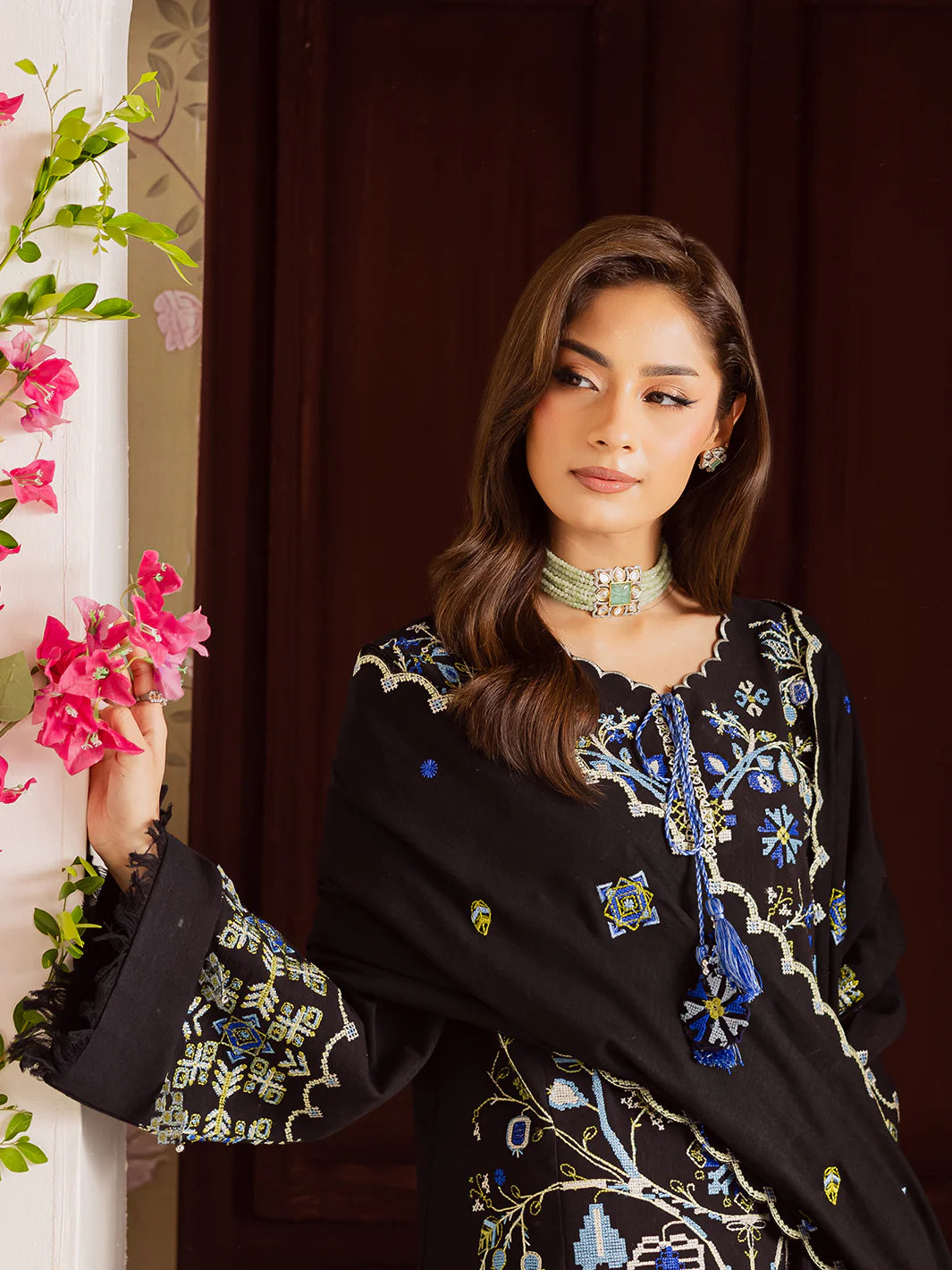 Mahnur Nova Khaddar ’25 – NK-04 | Sapphire Serenity | Premium Digital Printed Winter 3PC Suit ماہنور نووا کھدر ’25 – این کے-04 | نیلا سکون | پریمیم ڈجیٹل پرنٹڈ ونٹر تین پیس سوٹ