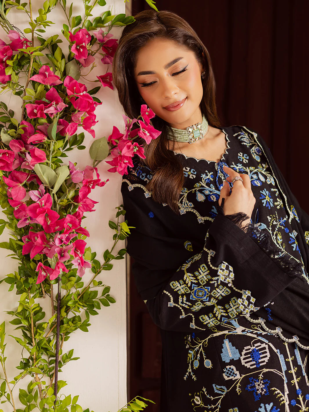 Mahnur Nova Khaddar ’25 – NK-04 | Sapphire Serenity | Premium Digital Printed Winter 3PC Suit ماہنور نووا کھدر ’25 – این کے-04 | نیلا سکون | پریمیم ڈجیٹل پرنٹڈ ونٹر تین پیس سوٹ