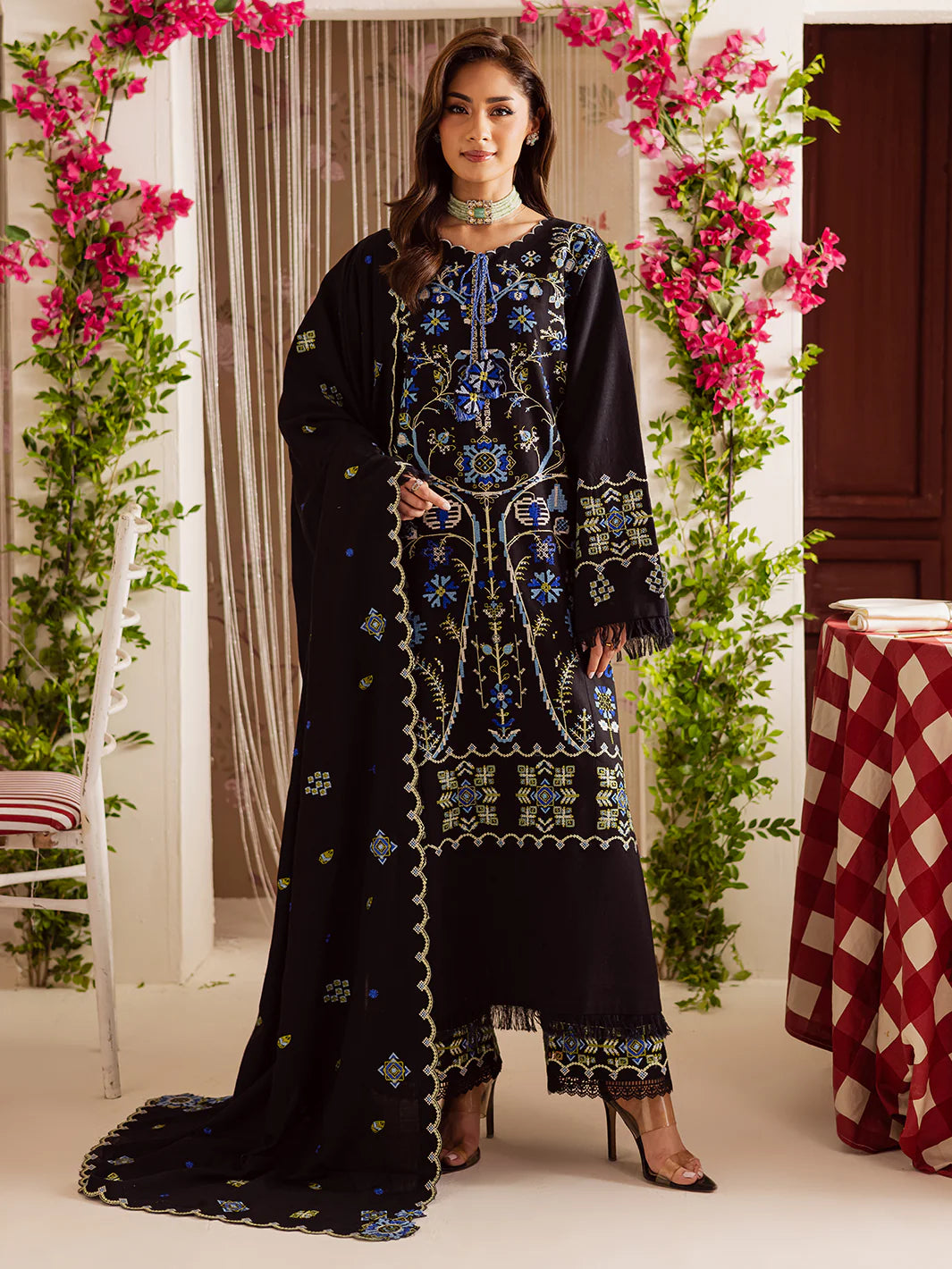 Mahnur Nova Khaddar ’25 – NK-04 | Sapphire Serenity | Premium Digital Printed Winter 3PC Suit ماہنور نووا کھدر ’25 – این کے-04 | نیلا سکون | پریمیم ڈجیٹل پرنٹڈ ونٹر تین پیس سوٹ