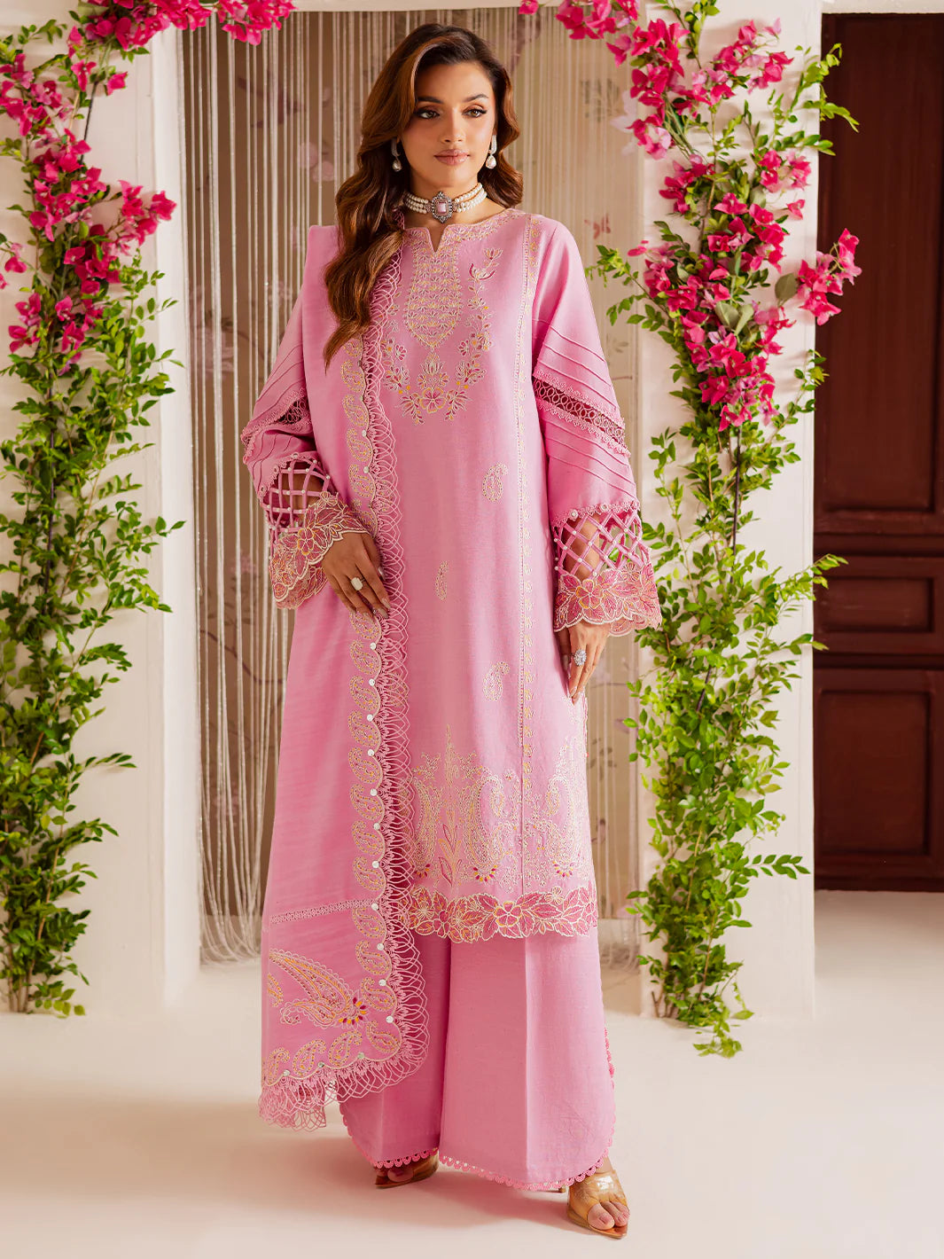 Mahnur Nova Khaddar ’25 – NK-05 | Plum Dream | Premium Digital Printed Winter 3PC Suit ماہنور نووا کھدر ’25 – این کے-05 | آلو بخارا خواب | پریمیم ڈجیٹل پرنٹڈ ونٹر تین پیس سوٹ