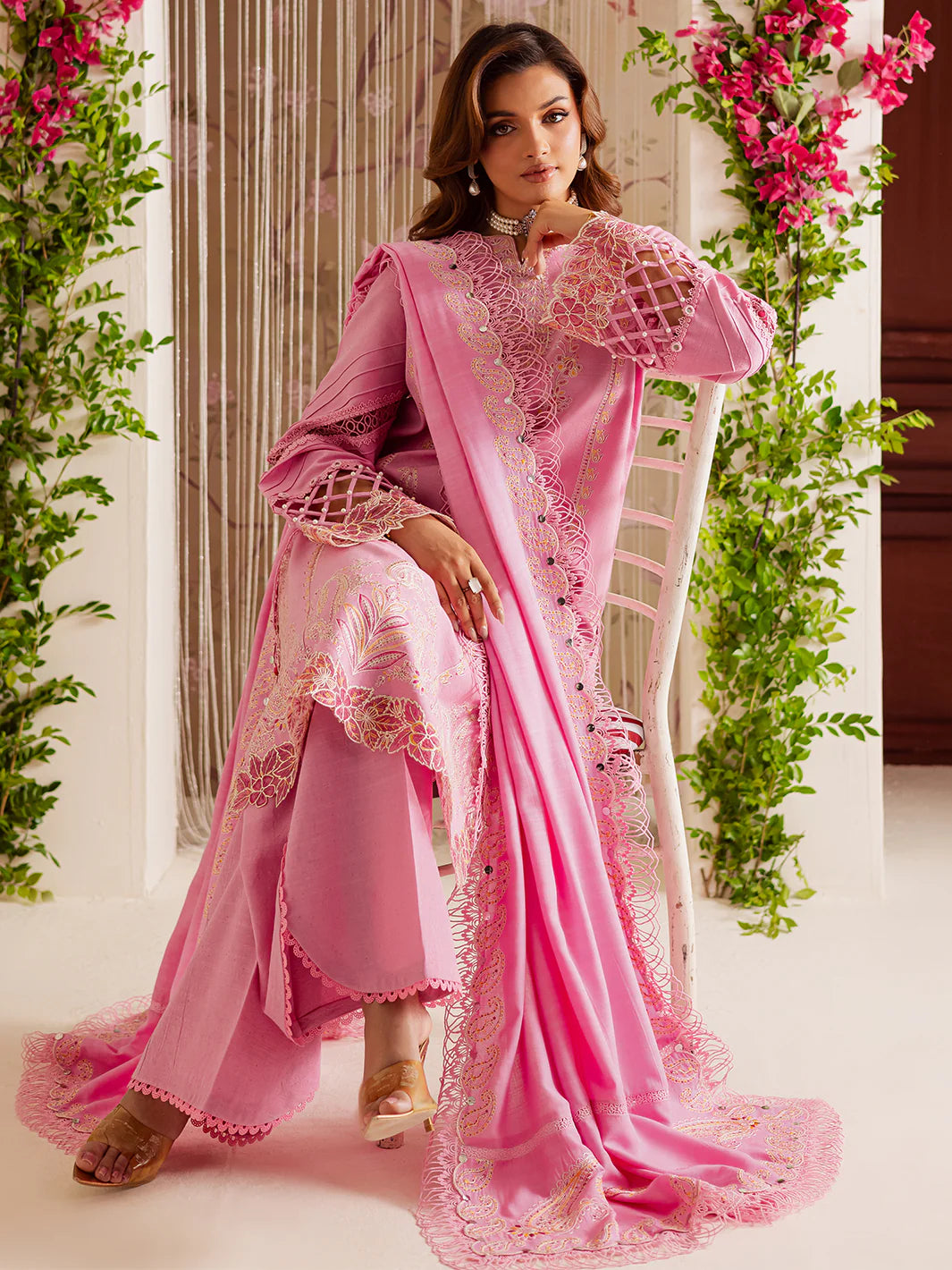 Mahnur Nova Khaddar ’25 – NK-05 | Plum Dream | Premium Digital Printed Winter 3PC Suit ماہنور نووا کھدر ’25 – این کے-05 | آلو بخارا خواب | پریمیم ڈجیٹل پرنٹڈ ونٹر تین پیس سوٹ