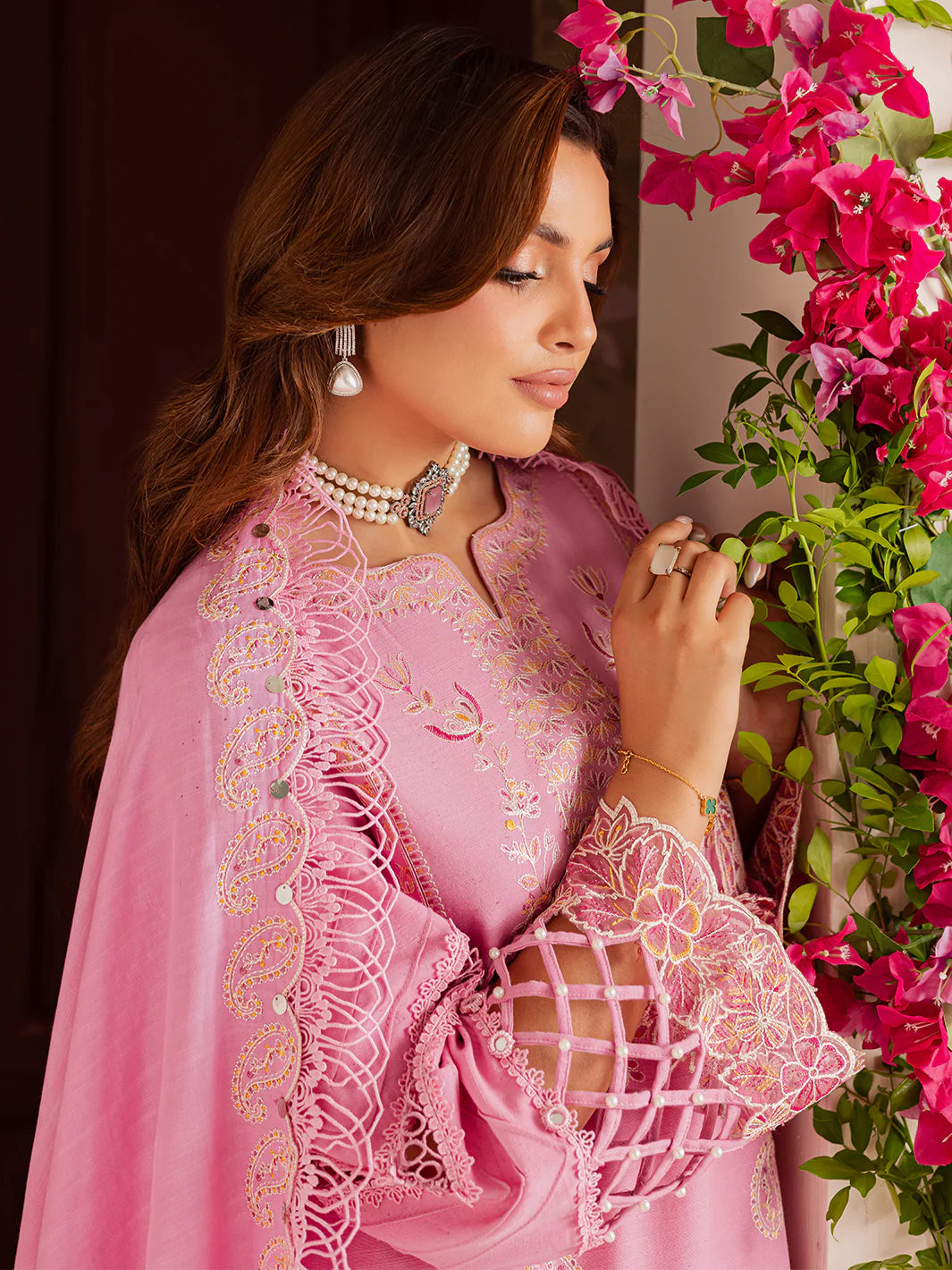 Mahnur Nova Khaddar ’25 – NK-05 | Plum Dream | Premium Digital Printed Winter 3PC Suit ماہنور نووا کھدر ’25 – این کے-05 | آلو بخارا خواب | پریمیم ڈجیٹل پرنٹڈ ونٹر تین پیس سوٹ