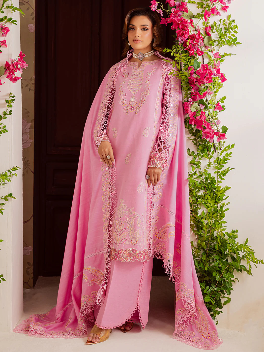Mahnur Nova Khaddar ’25 – NK-05 | Plum Dream | Premium Digital Printed Winter 3PC Suit ماہنور نووا کھدر ’25 – این کے-05 | آلو بخارا خواب | پریمیم ڈجیٹل پرنٹڈ ونٹر تین پیس سوٹ