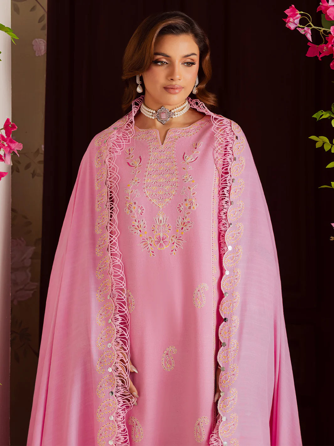 Mahnur Nova Khaddar ’25 – NK-05 | Plum Dream | Premium Digital Printed Winter 3PC Suit ماہنور نووا کھدر ’25 – این کے-05 | آلو بخارا خواب | پریمیم ڈجیٹل پرنٹڈ ونٹر تین پیس سوٹ