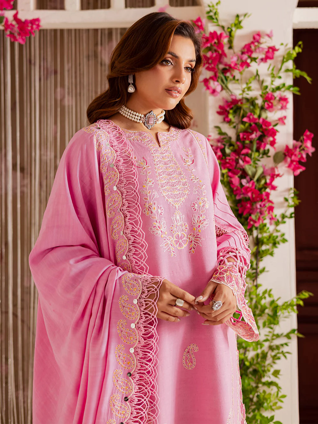 Mahnur Nova Khaddar ’25 – NK-05 | Plum Dream | Premium Digital Printed Winter 3PC Suit ماہنور نووا کھدر ’25 – این کے-05 | آلو بخارا خواب | پریمیم ڈجیٹل پرنٹڈ ونٹر تین پیس سوٹ