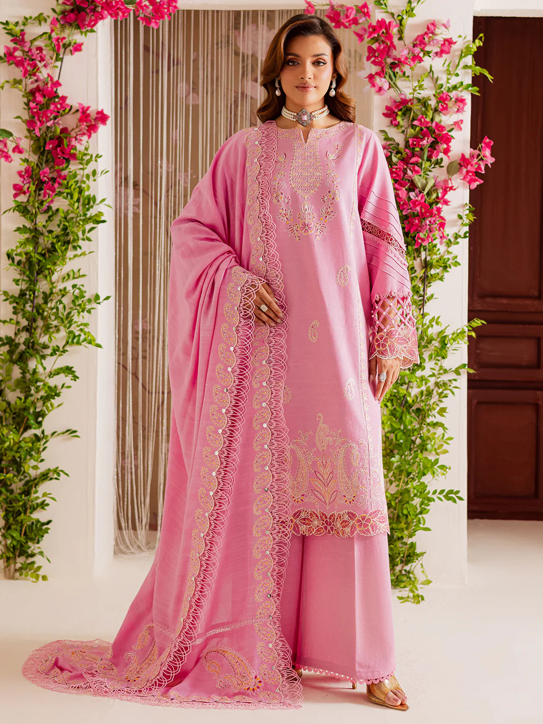 Mahnur Nova Khaddar ’25 – NK-05 | Plum Dream | Premium Digital Printed Winter 3PC Suit ماہنور نووا کھدر ’25 – این کے-05 | آلو بخارا خواب | پریمیم ڈجیٹل پرنٹڈ ونٹر تین پیس سوٹ