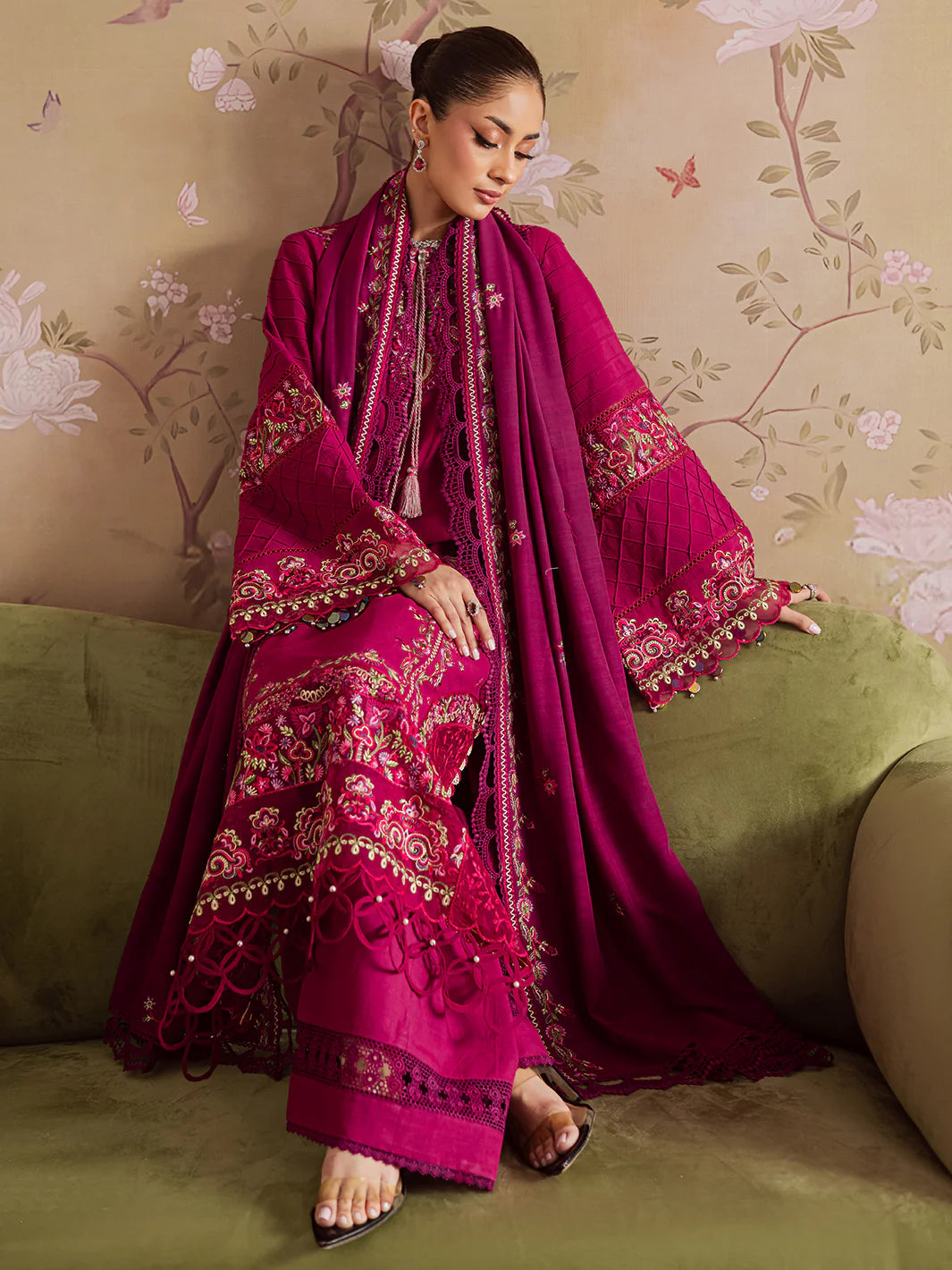 Mahnur Nova Khaddar ’25 – NK-08 | Golden Dusk | Premium Digital Printed 3PC Winter Suit ماہنور نووا کھدر ’25 – این کے-08 | گولڈن ڈسک | پریمیم ڈجیٹل پرنٹڈ تین پیس ونٹر سوٹ