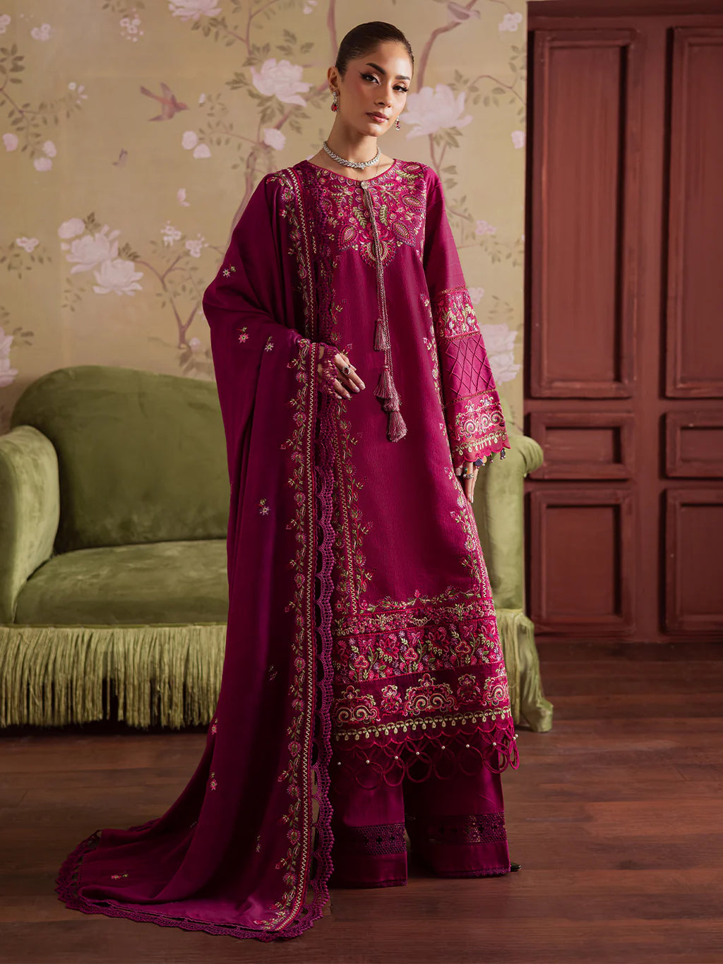 Mahnur Nova Khaddar ’25 – NK-08 | Golden Dusk | Premium Digital Printed 3PC Winter Suit ماہنور نووا کھدر ’25 – این کے-08 | گولڈن ڈسک | پریمیم ڈجیٹل پرنٹڈ تین پیس ونٹر سوٹ