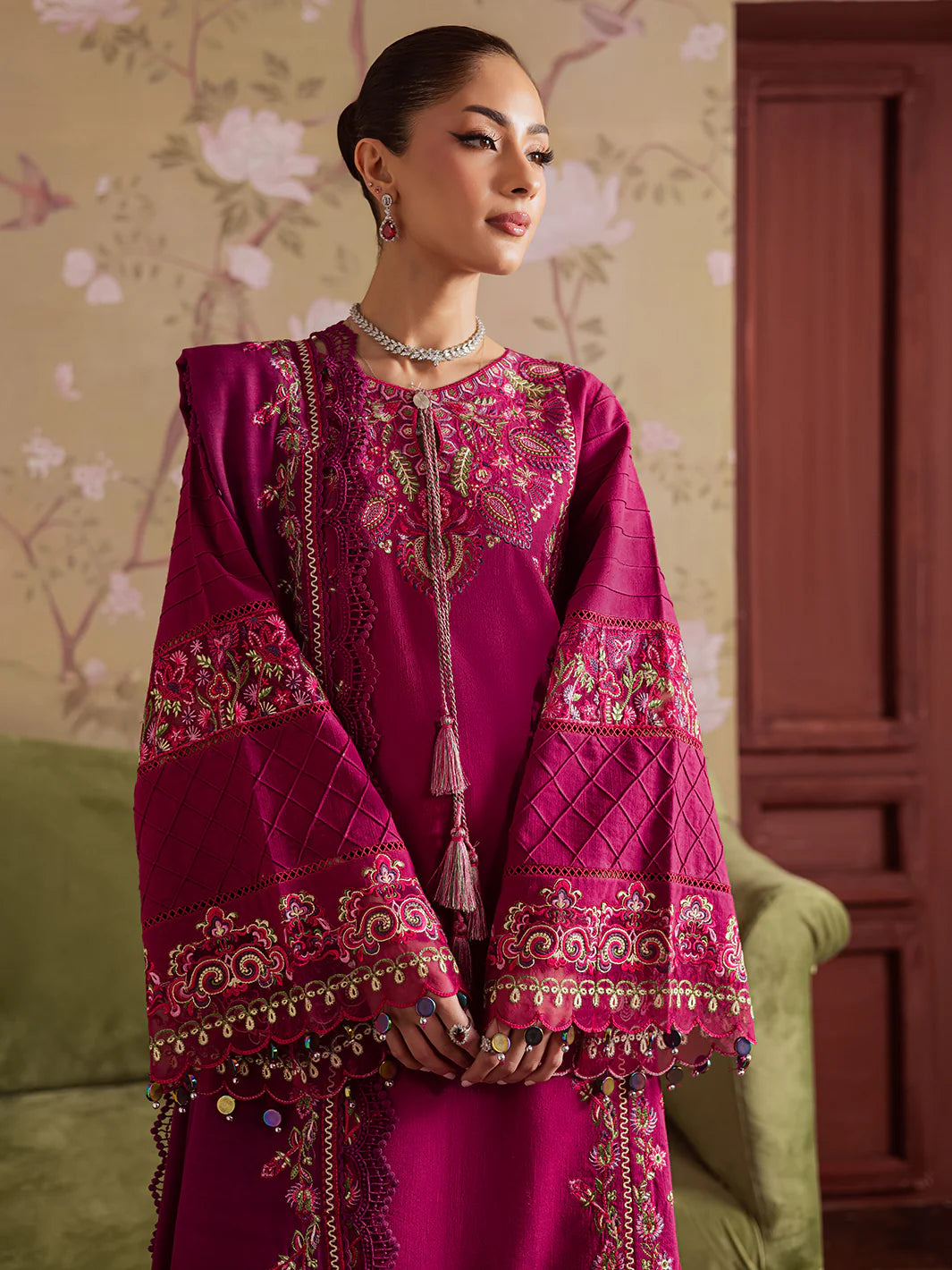 Mahnur Nova Khaddar ’25 – NK-08 | Golden Dusk | Premium Digital Printed 3PC Winter Suit ماہنور نووا کھدر ’25 – این کے-08 | گولڈن ڈسک | پریمیم ڈجیٹل پرنٹڈ تین پیس ونٹر سوٹ