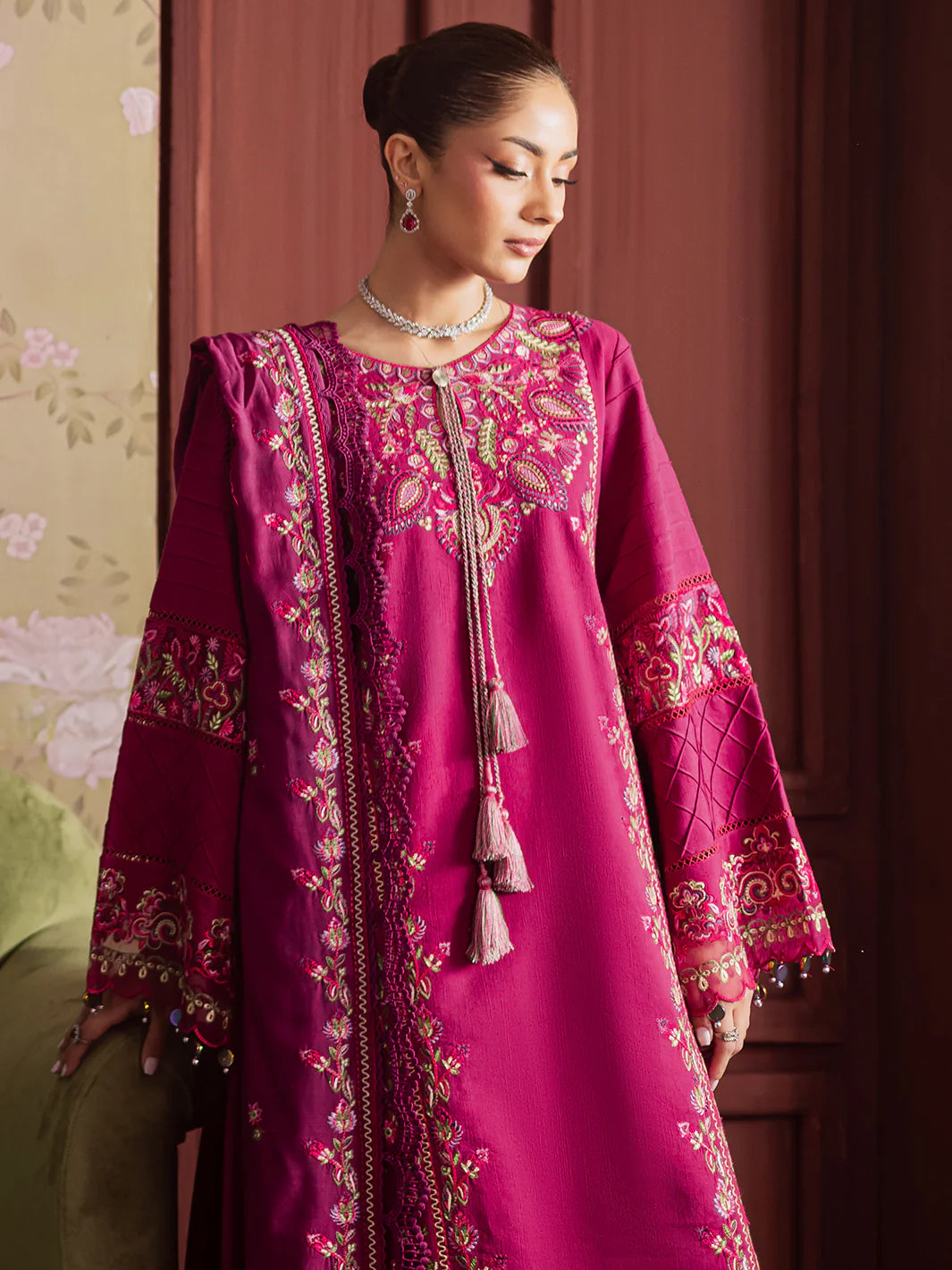 Mahnur Nova Khaddar ’25 – NK-08 | Golden Dusk | Premium Digital Printed 3PC Winter Suit ماہنور نووا کھدر ’25 – این کے-08 | گولڈن ڈسک | پریمیم ڈجیٹل پرنٹڈ تین پیس ونٹر سوٹ