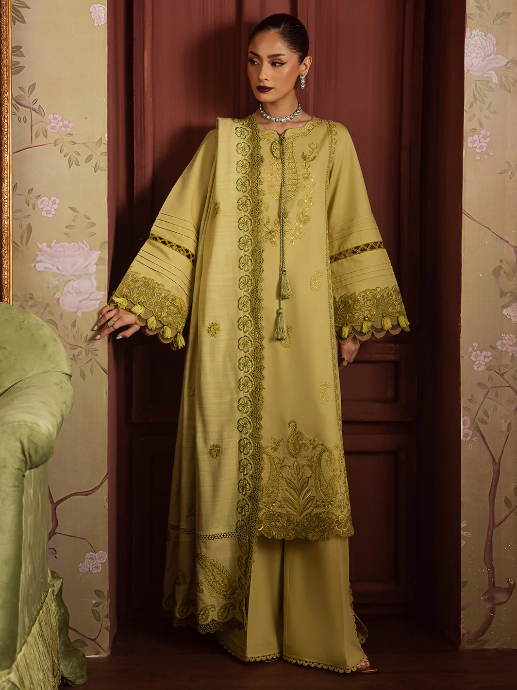 Mahnur Nova Khaddar ’25 – NK-10 | Honey Glow | Premium Digital Printed 3PC Winter Suit ماہنور نووا کھدر ’25 – این کے-10 | ہنی گلو | پریمیم ڈجیٹل پرنٹڈ تین پیس ونٹر سوٹ