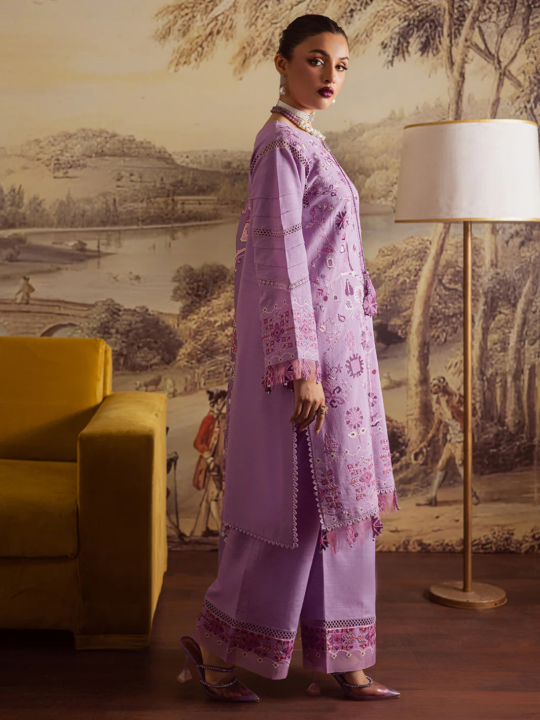 Mahnur Nova Khaddar ’25 – NK-11 | Plum Radiance | Premium Digital Printed 3PC Winter Suit ماہنور نووا کھدر ’25 – این کے-11 | پلَم ریڈیئنس | پریمیم ڈجیٹل پرنٹڈ تین پیس ونٹر سوٹ