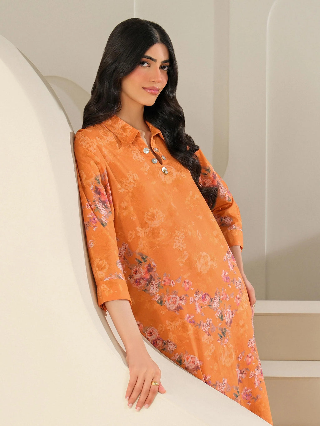Limelight Unstitched Printed 2 Piece Cambric Suit – U3956 Orange | Rizwan Fabrics لیم لائٹ غیر سلا ہوا پرنٹڈ دو پیس کیمبریک سوٹ – U3956 اورنج | رضوان فیبریکس